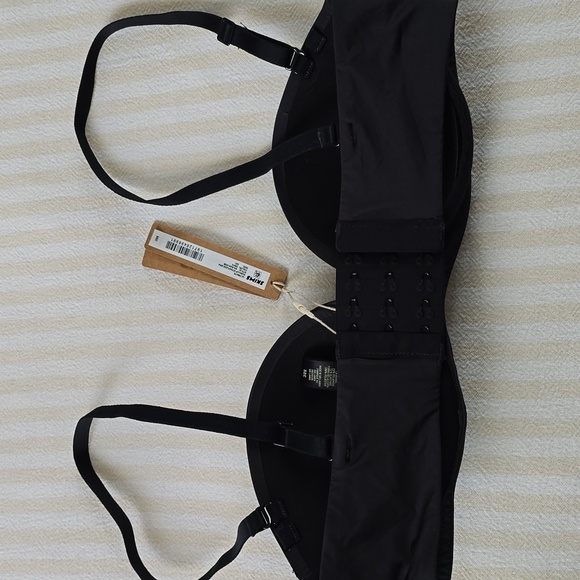 SKIMS Ultimate Push Up Strapless Bra Size:32C Onyx - Picture 3 of 5